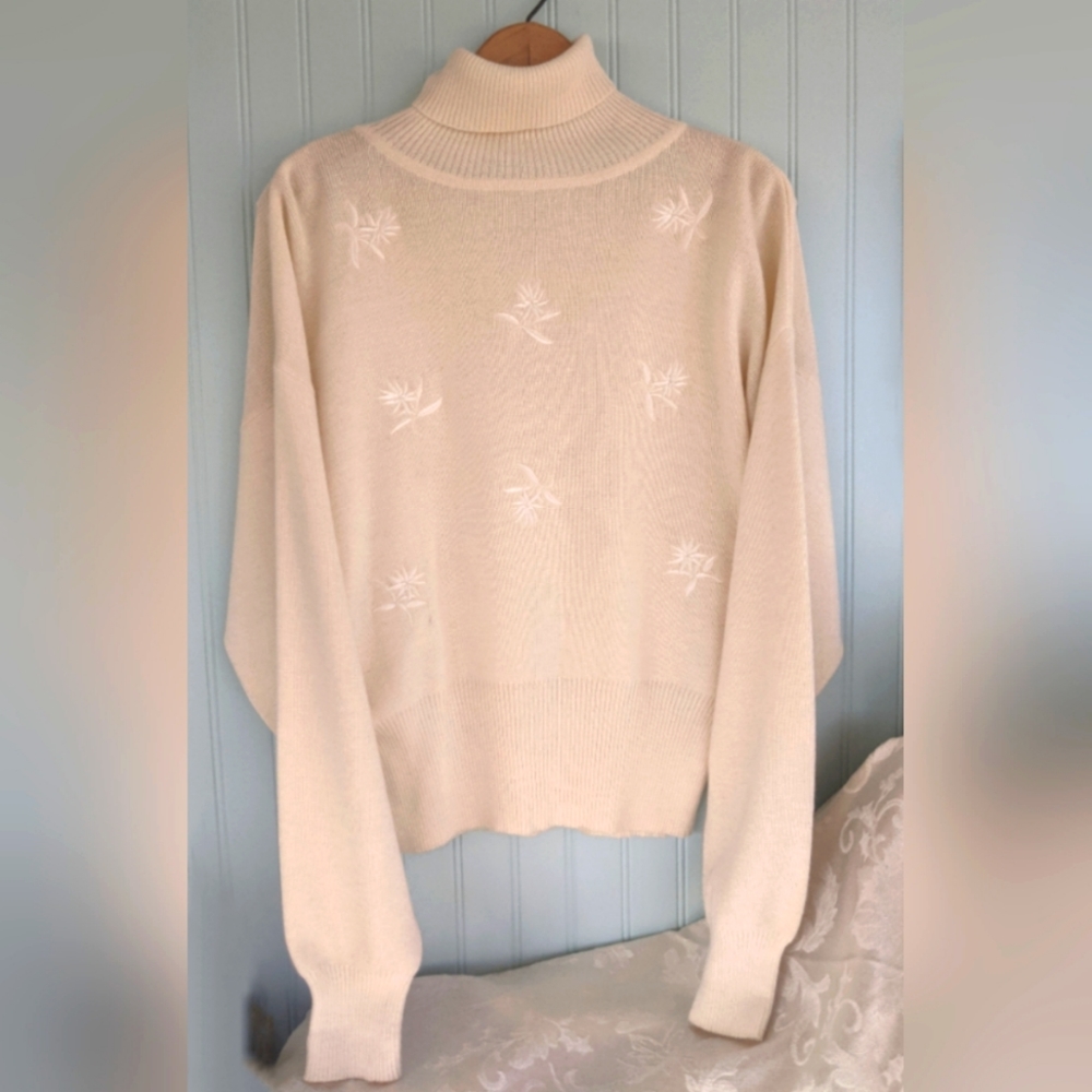Vtg 1980 Meister Cream Wool Blend Sweater Floral Embroidery turtleneck  M/L